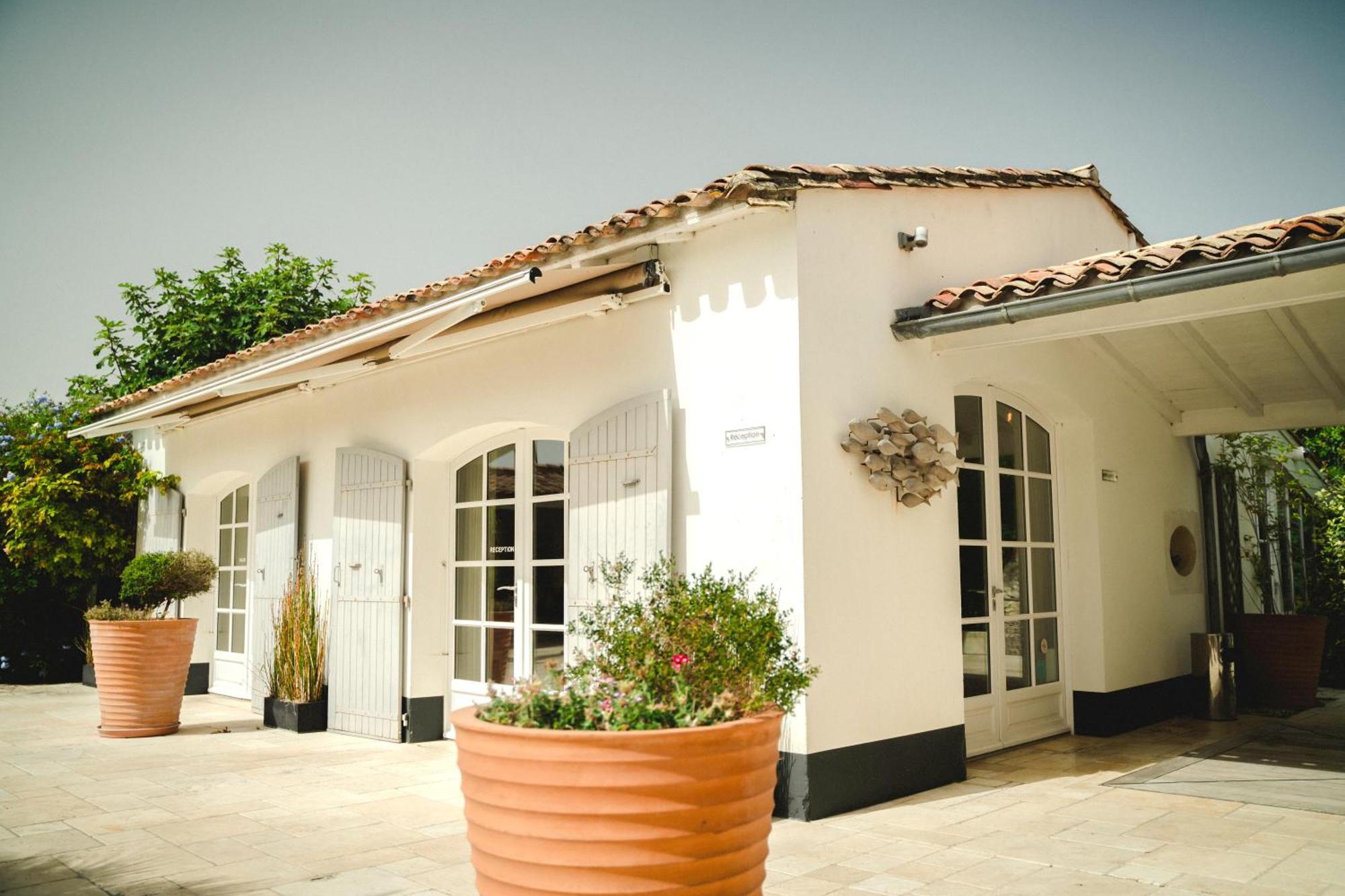 Le Clos Saint-Martin Hotel & Spa Exterior foto