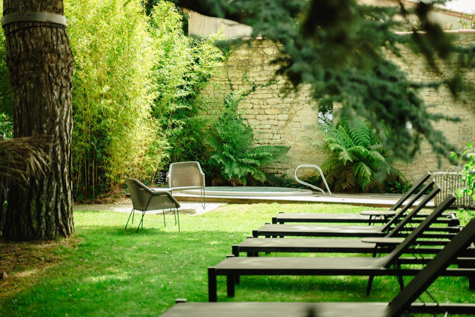 Le Clos Saint-Martin Hotel & Spa Exterior foto